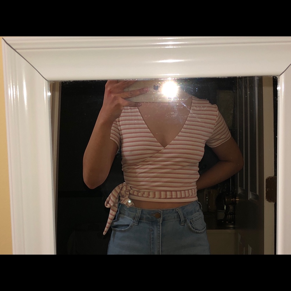 “Garage” ribbed crop top